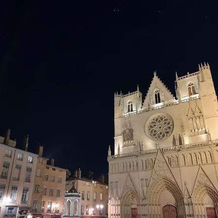 Du Vieux Λυών